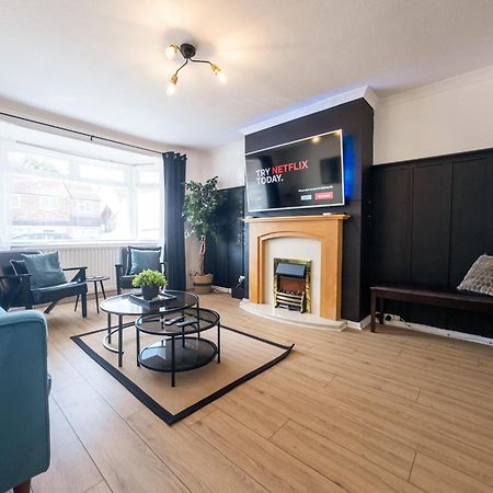 Rnm - Business Professionals Ready, Cost Effective For Large Stays! 3 Bedroom Lounge, Private Access & Entire Place, Kitchen & Washroom With Amenities, Smart Tv, Easy Access, Fast Wifi, Large Driveway, Great Transport Links, Near Worcester Hospital A Exteriör bild