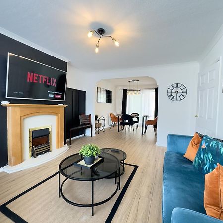 Rnm - Business Professionals Ready, Cost Effective For Large Stays! 3 Bedroom Lounge, Private Access & Entire Place, Kitchen & Washroom With Amenities, Smart Tv, Easy Access, Fast Wifi, Large Driveway, Great Transport Links, Near Worcester Hospital A Exteriör bild
