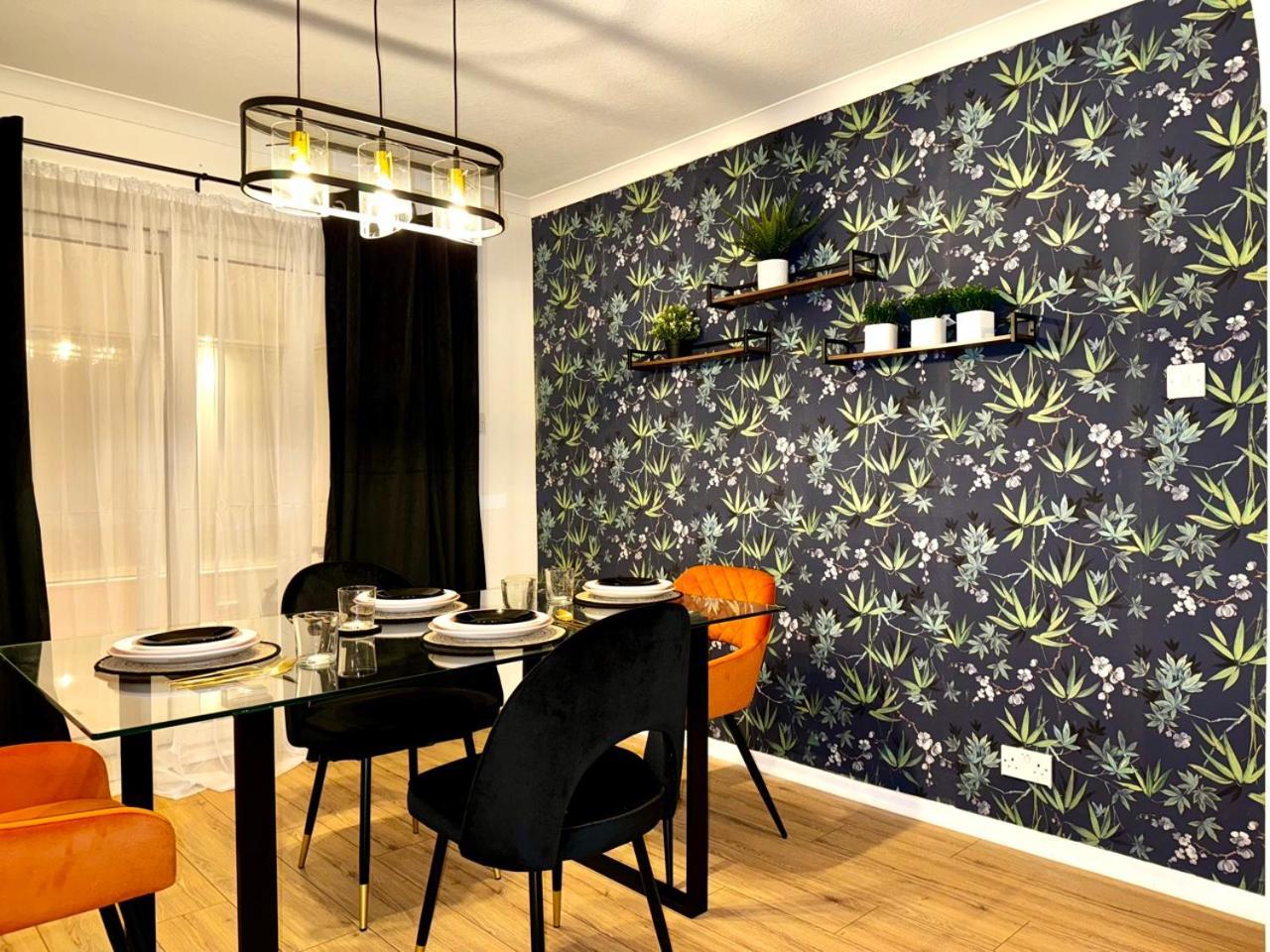 Rnm - Business Professionals Ready, Cost Effective For Large Stays! 3 Bedroom Lounge, Private Access & Entire Place, Kitchen & Washroom With Amenities, Smart Tv, Easy Access, Fast Wifi, Large Driveway, Great Transport Links, Near Worcester Hospital A Exteriör bild