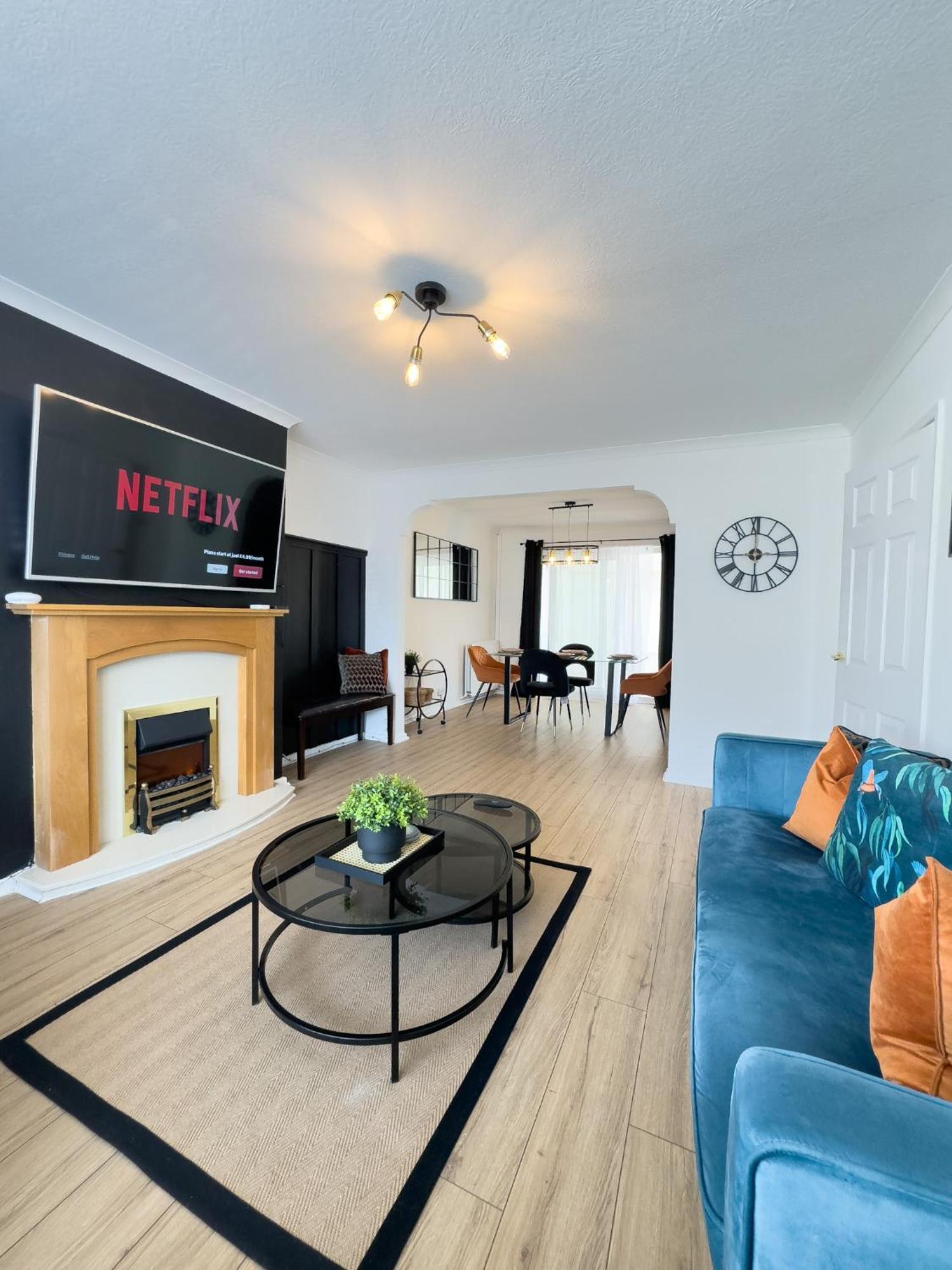 Rnm - Business Professionals Ready, Cost Effective For Large Stays! 3 Bedroom Lounge, Private Access & Entire Place, Kitchen & Washroom With Amenities, Smart Tv, Easy Access, Fast Wifi, Large Driveway, Great Transport Links, Near Worcester Hospital A Exteriör bild